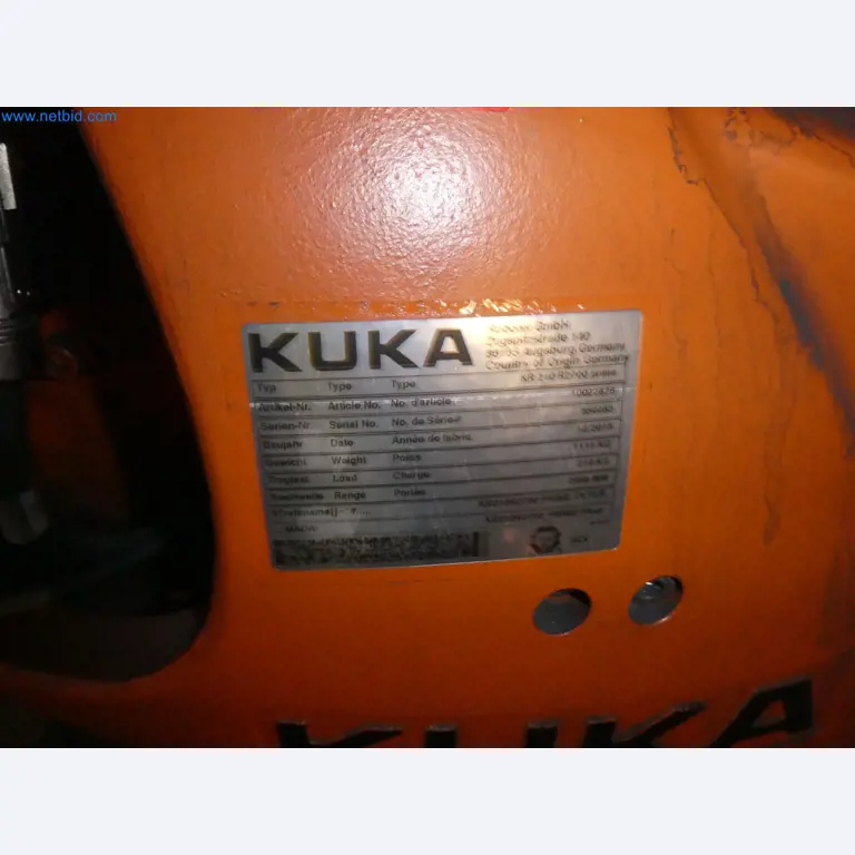 Robots, welding equipment and assembly accessories from the automotive industry-160