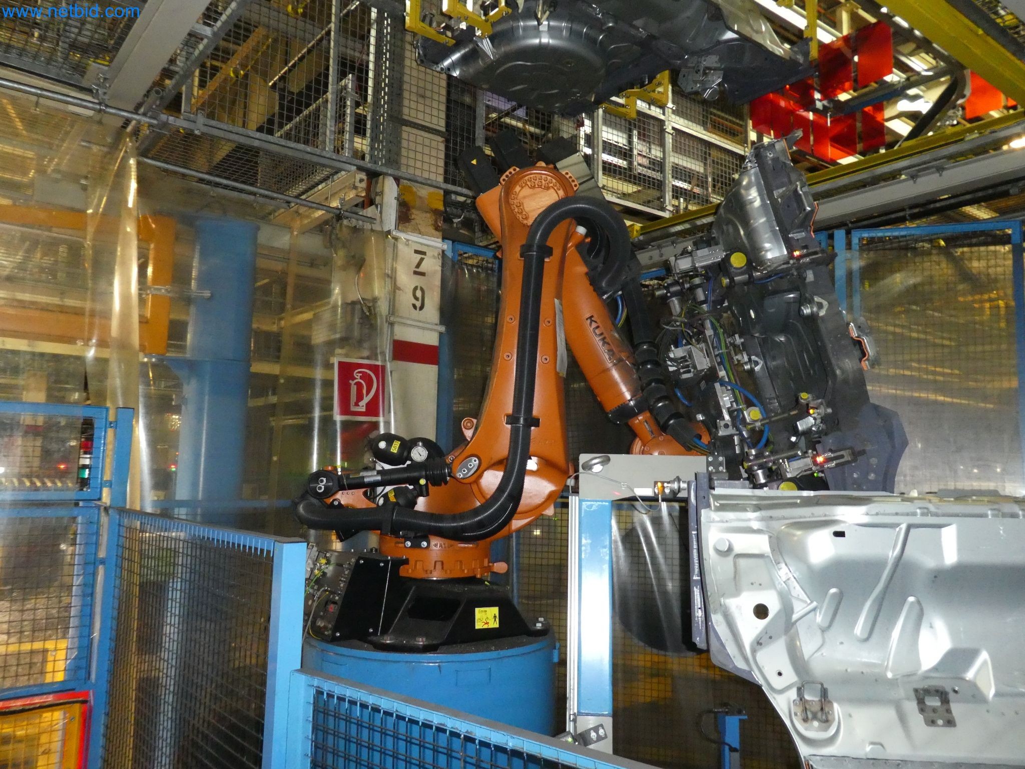 Robots, welding equipment and assembly accessories from the automotive industry-164