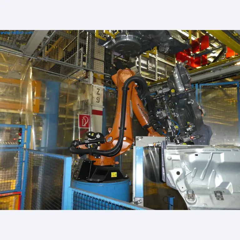 Robots, welding equipment and assembly accessories from the automotive industry-164