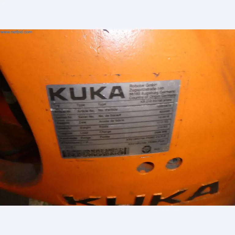 Robots, welding equipment and assembly accessories from the automotive industry-165