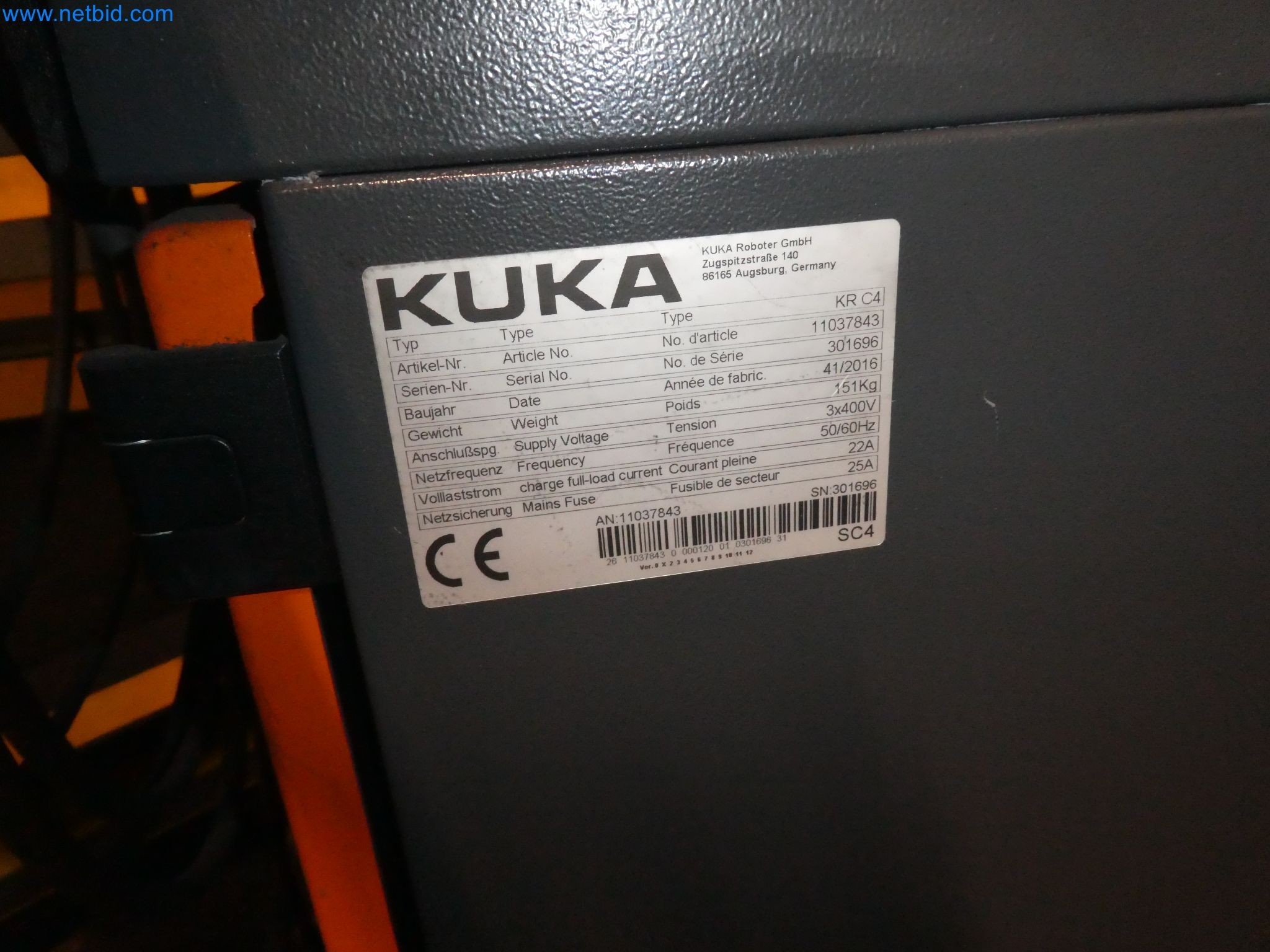 Robots, welding equipment and assembly accessories from the automotive industry-168