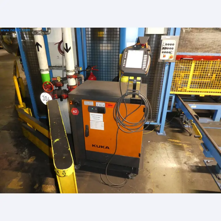 Robots, welding equipment and assembly accessories from the automotive industry-171