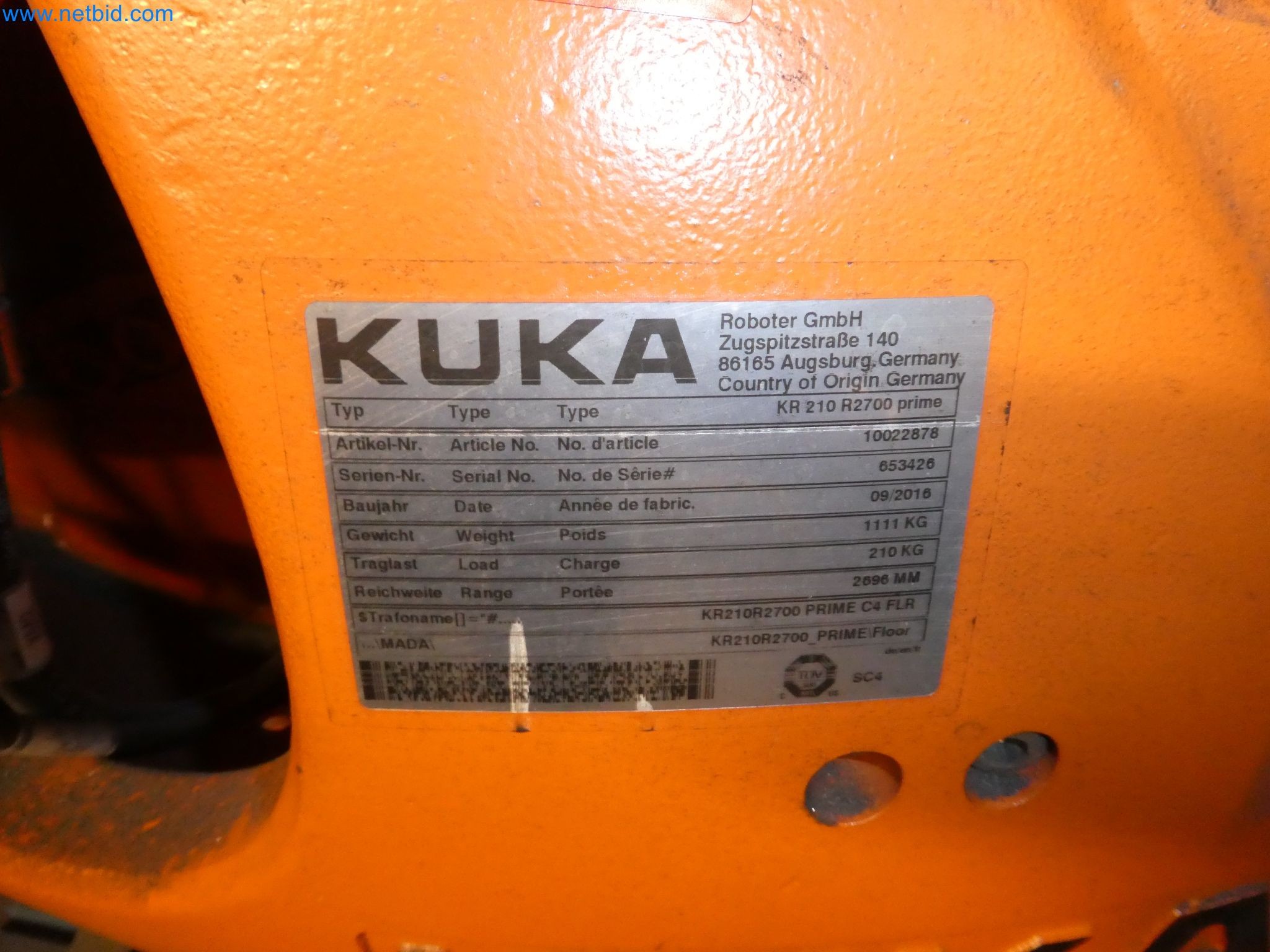 Robots, welding equipment and assembly accessories from the automotive industry-173