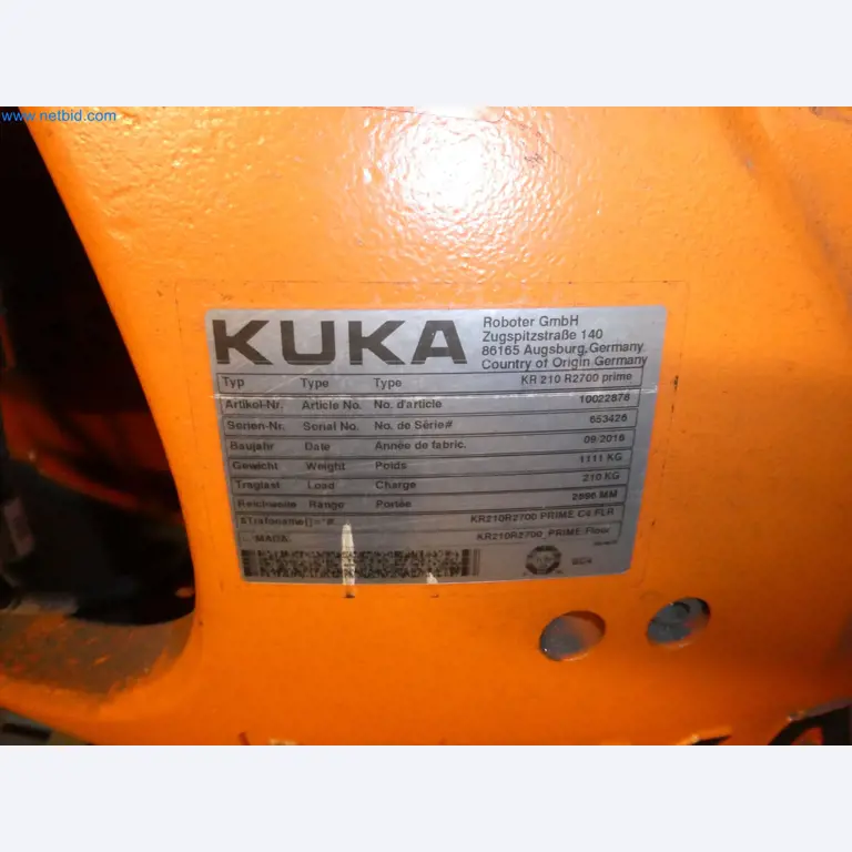 Robots, welding equipment and assembly accessories from the automotive industry-173