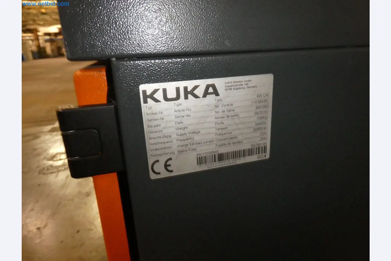 Robots, welding equipment and assembly accessories from the automotive industry-174