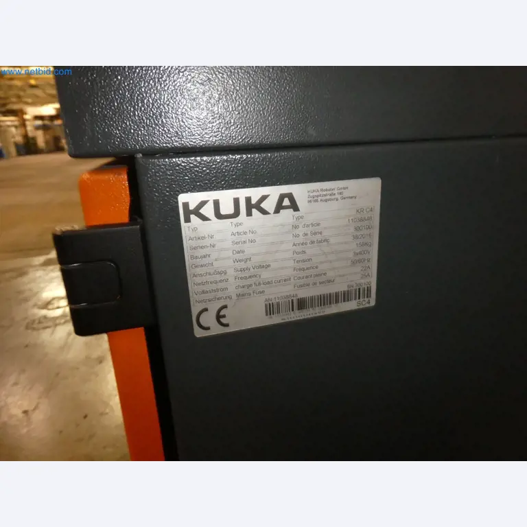 Robots, welding equipment and assembly accessories from the automotive industry-174