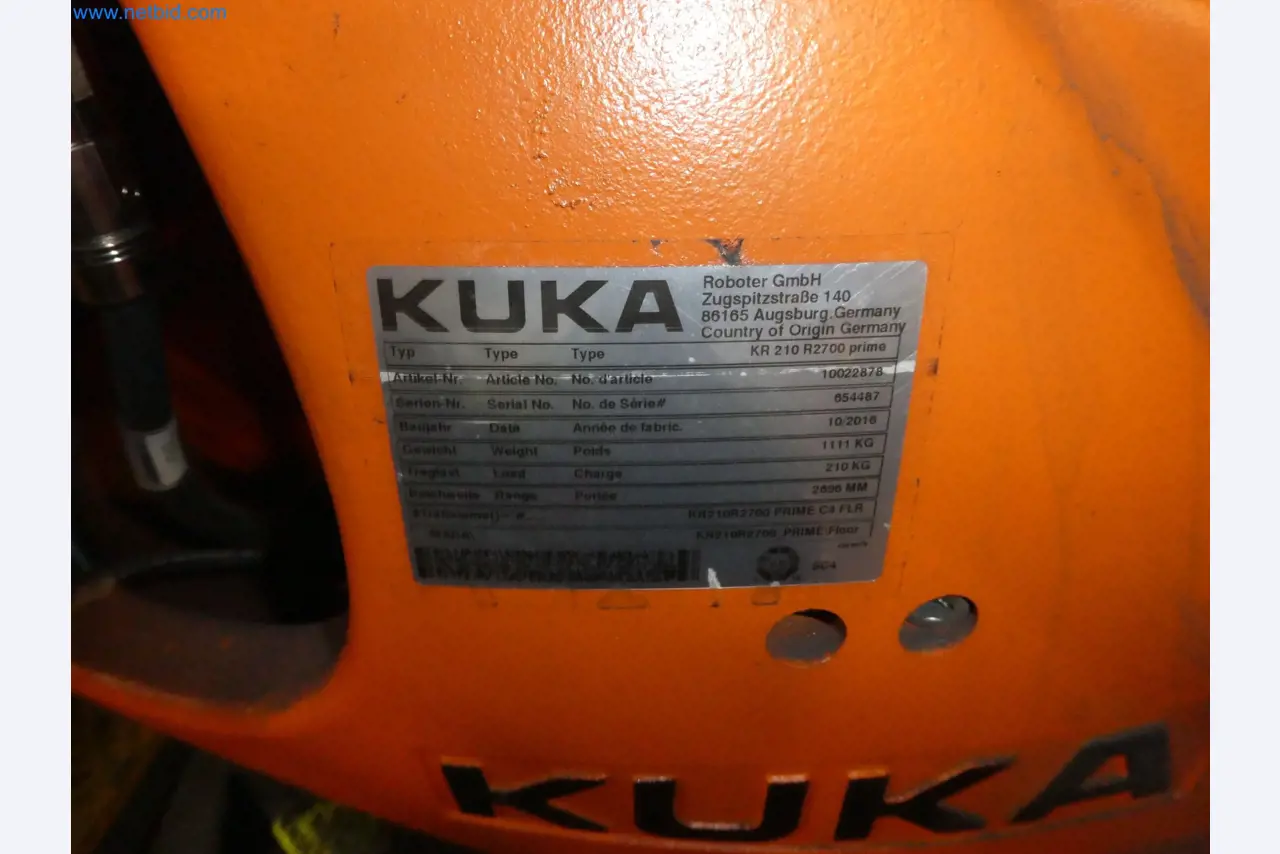 Robots, welding equipment and assembly accessories from the automotive industry-176