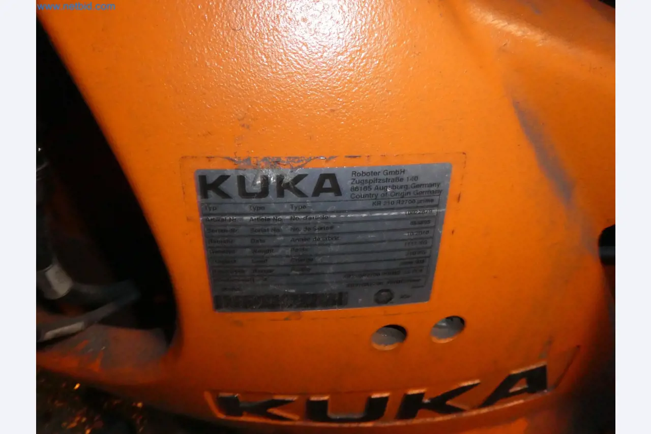 Robots, welding equipment and assembly accessories from the automotive industry-179