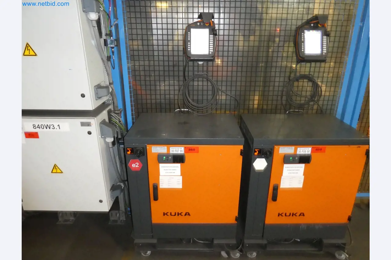 Robots, welding equipment and assembly accessories from the automotive industry-182