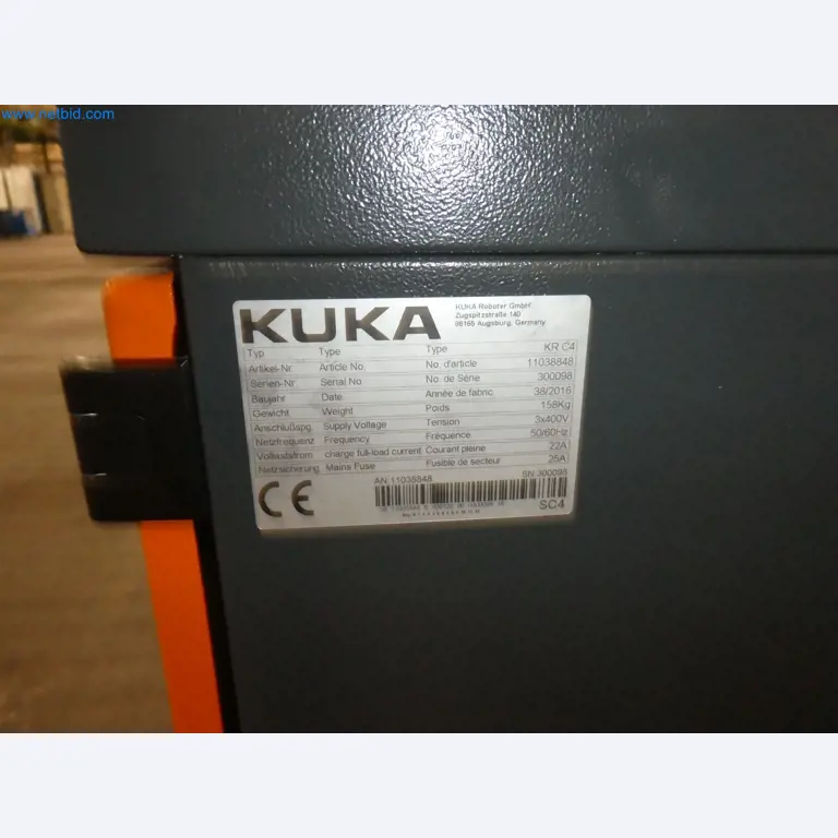 Robots, welding equipment and assembly accessories from the automotive industry-183