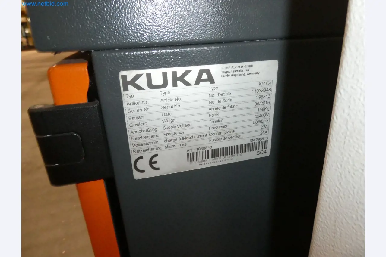 Robots, welding equipment and assembly accessories from the automotive industry-186