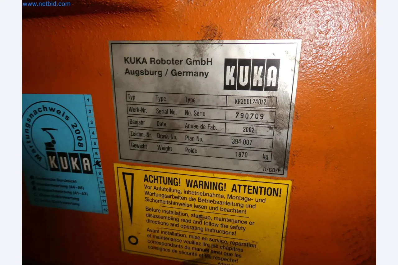 Robots, welding equipment and assembly accessories from the automotive industry-187