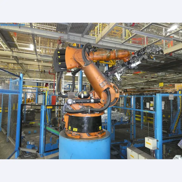Robots, welding equipment and assembly accessories from the automotive industry-188
