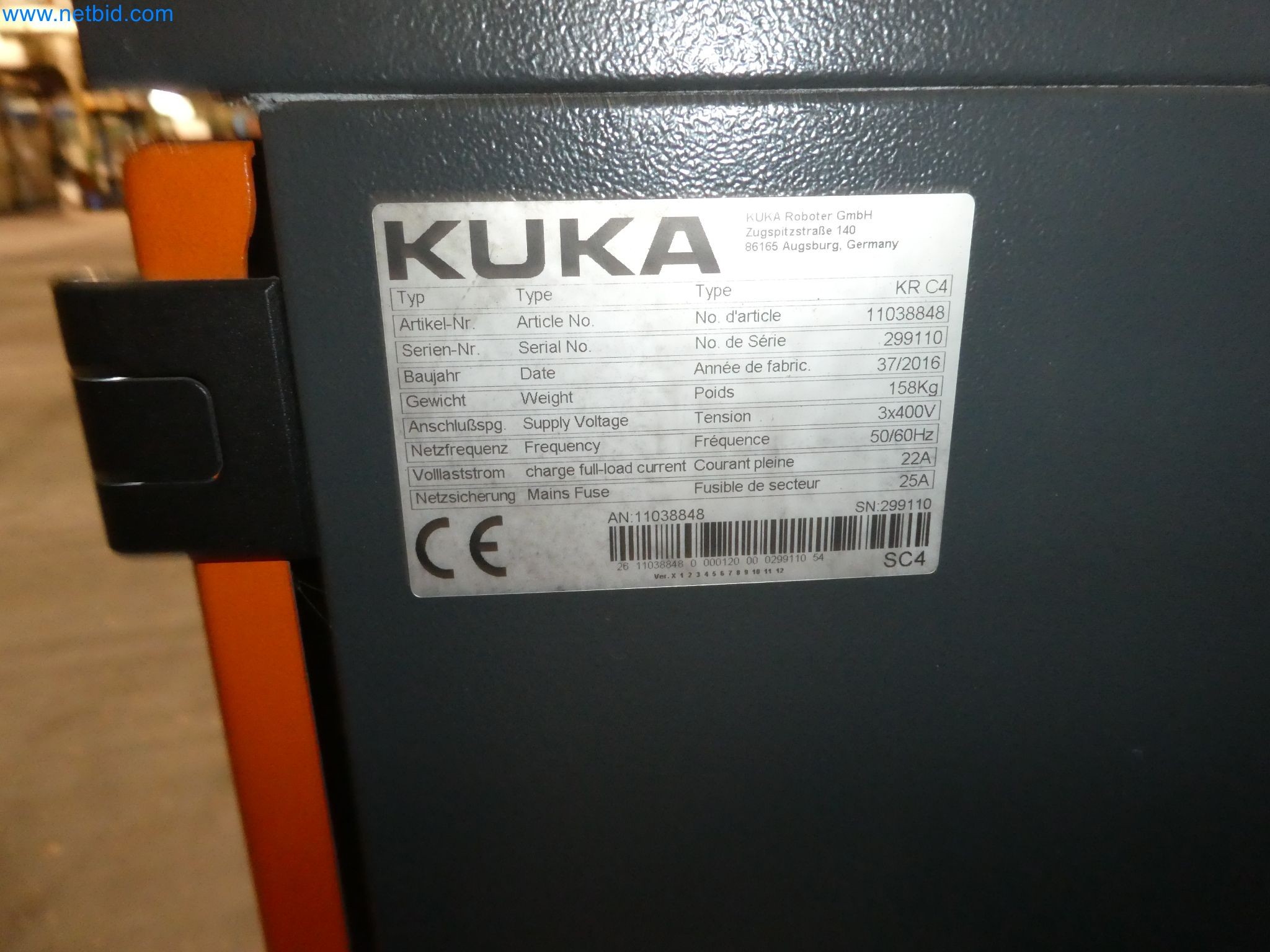 Robots, welding equipment and assembly accessories from the automotive industry-189