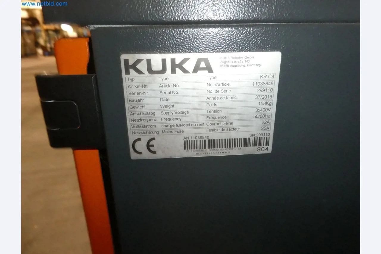 Robots, welding equipment and assembly accessories from the automotive industry-189