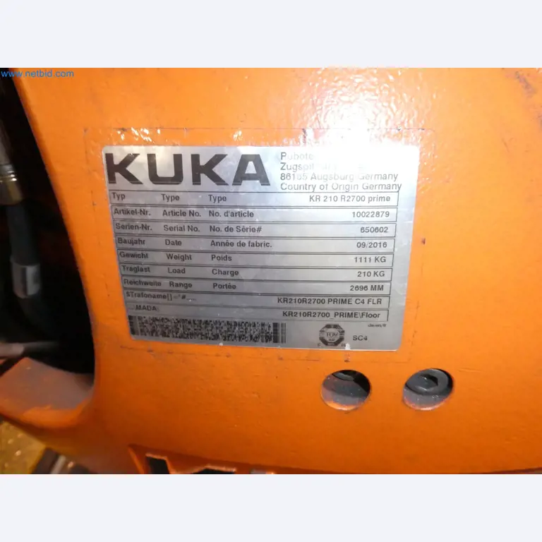 Robots, welding equipment and assembly accessories from the automotive industry-18