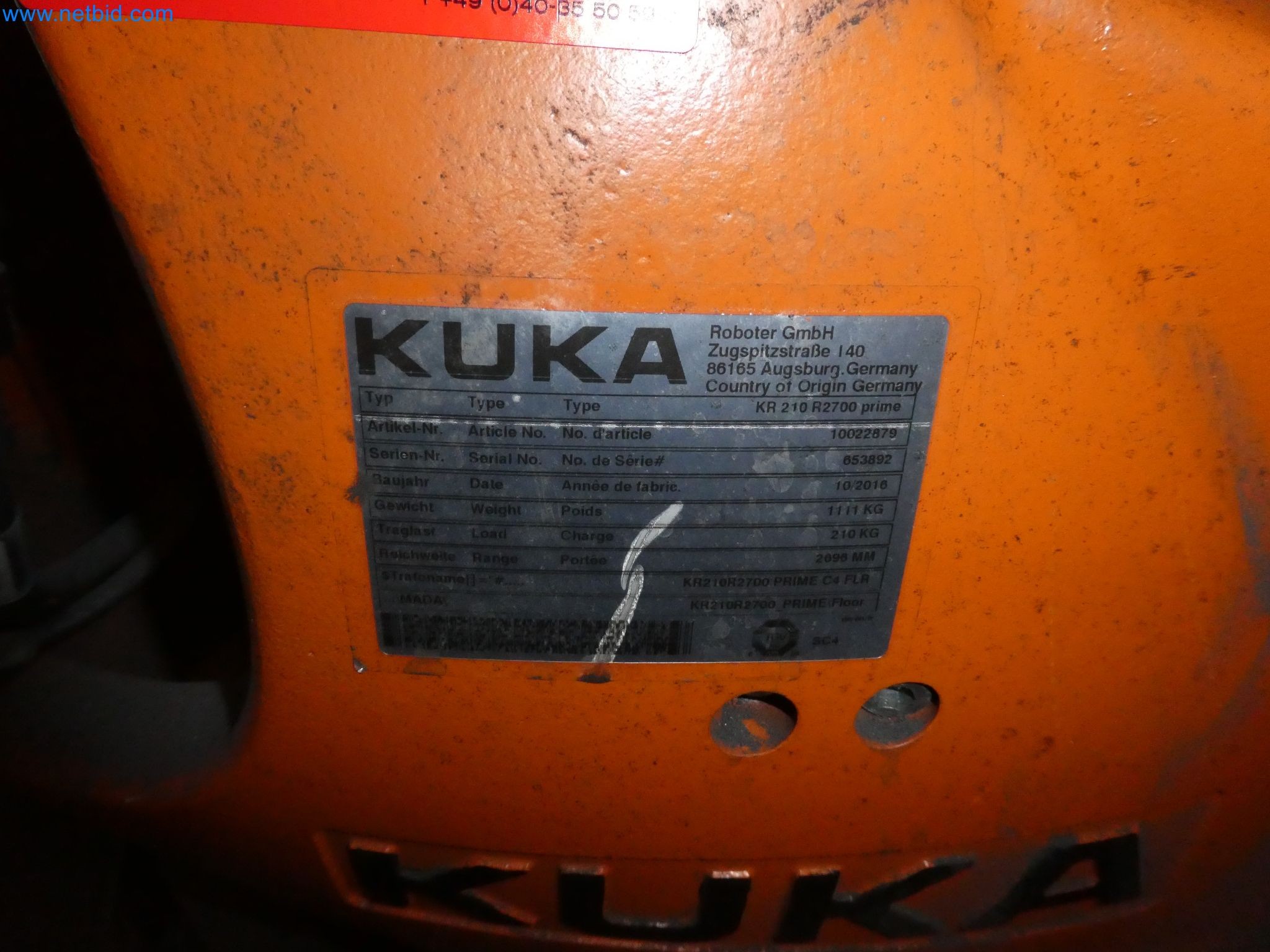 Robots, welding equipment and assembly accessories from the automotive industry-190