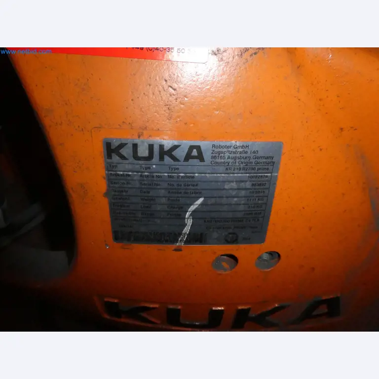 Robots, welding equipment and assembly accessories from the automotive industry-190