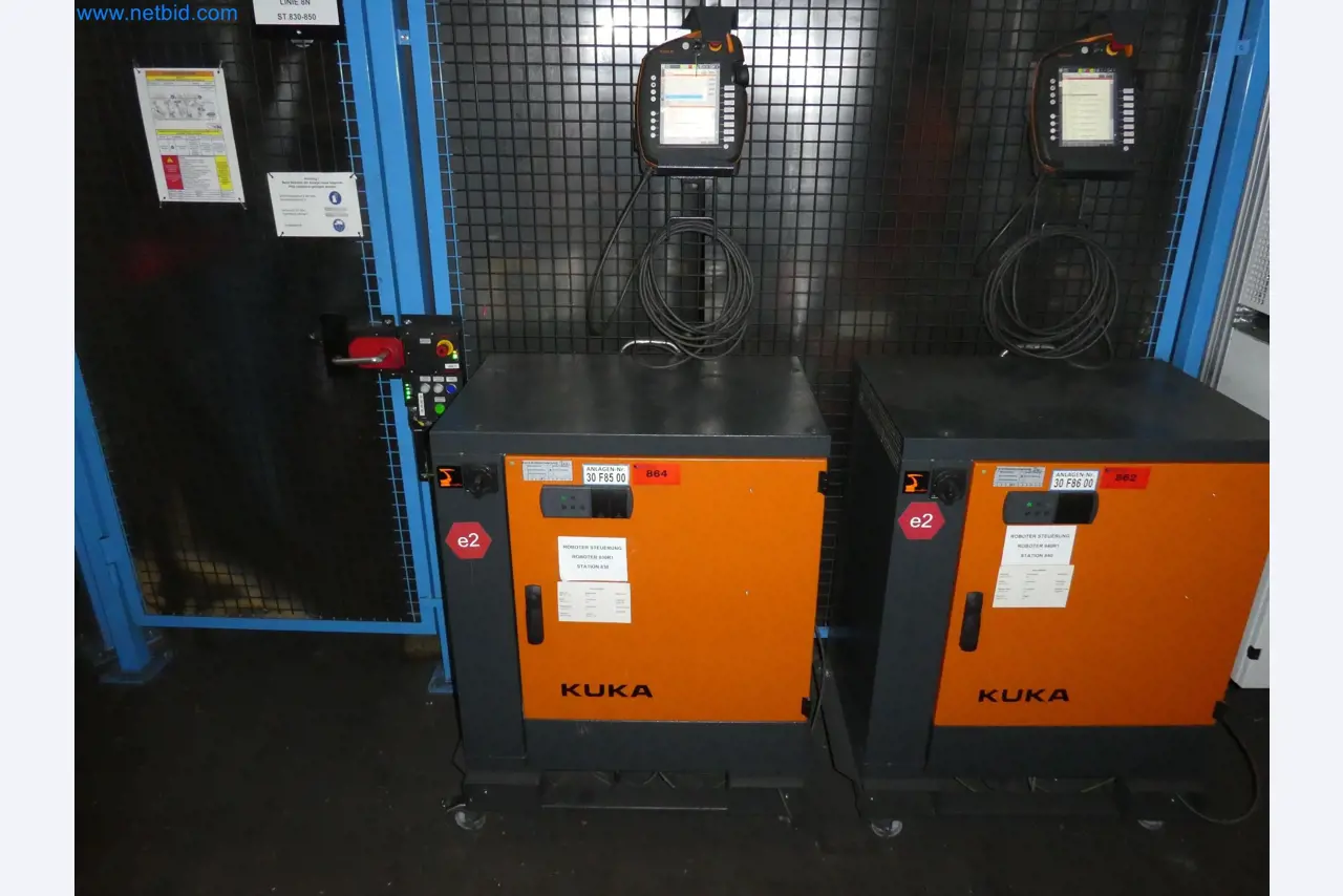 Robots, welding equipment and assembly accessories from the automotive industry-192