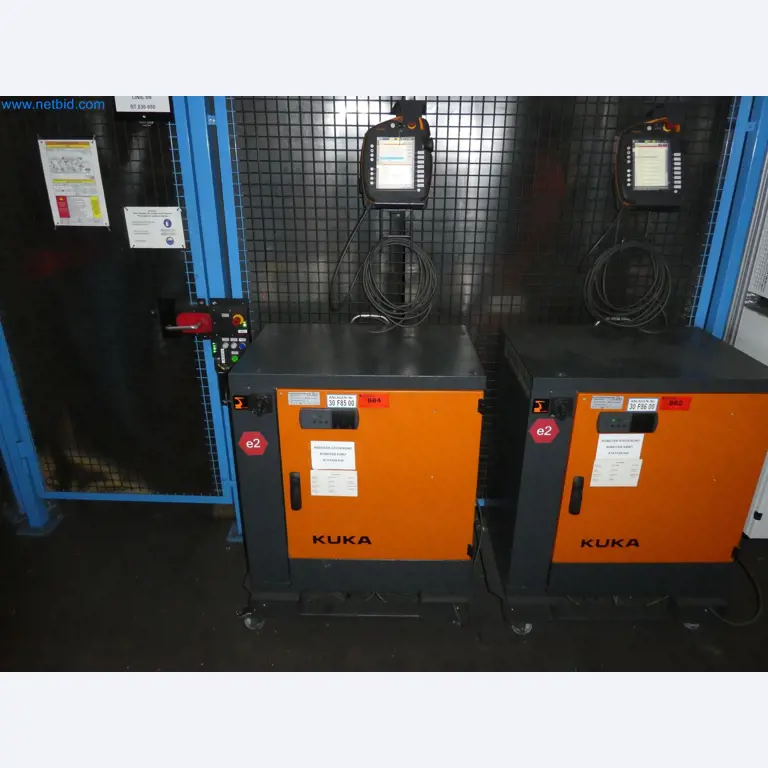 Robots, welding equipment and assembly accessories from the automotive industry-192