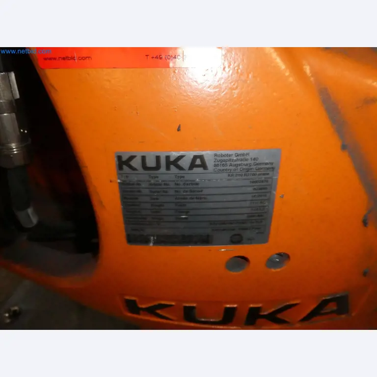 Robots, welding equipment and assembly accessories from the automotive industry-193