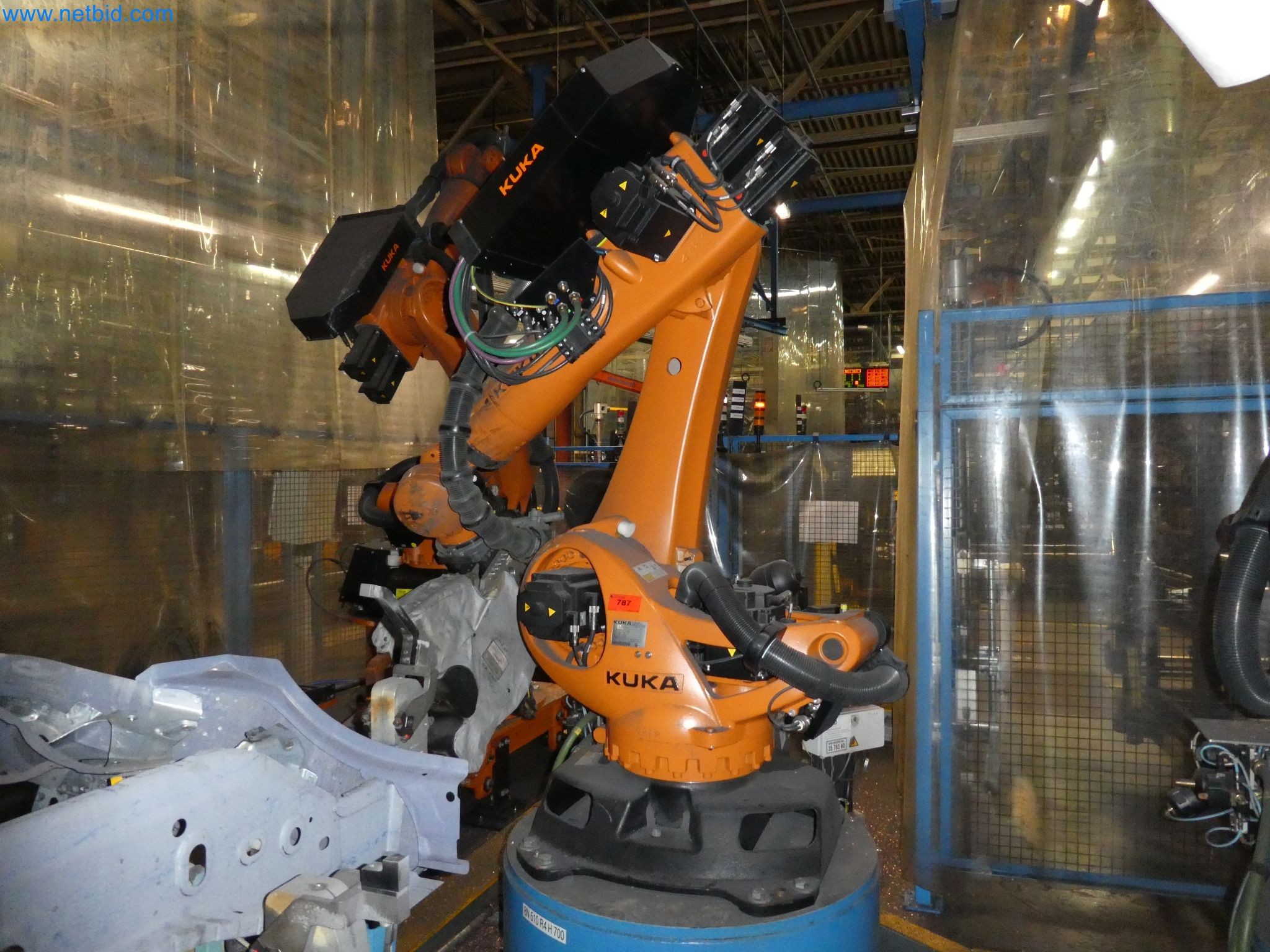 Robots, welding equipment and assembly accessories from the automotive industry-19