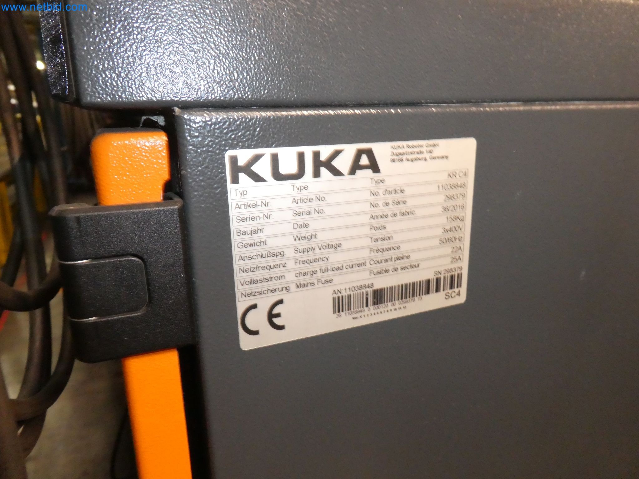 Robots, welding equipment and assembly accessories from the automotive industry-21