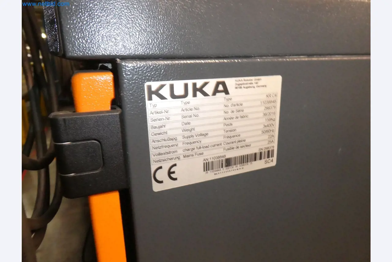 Robots, welding equipment and assembly accessories from the automotive industry-21