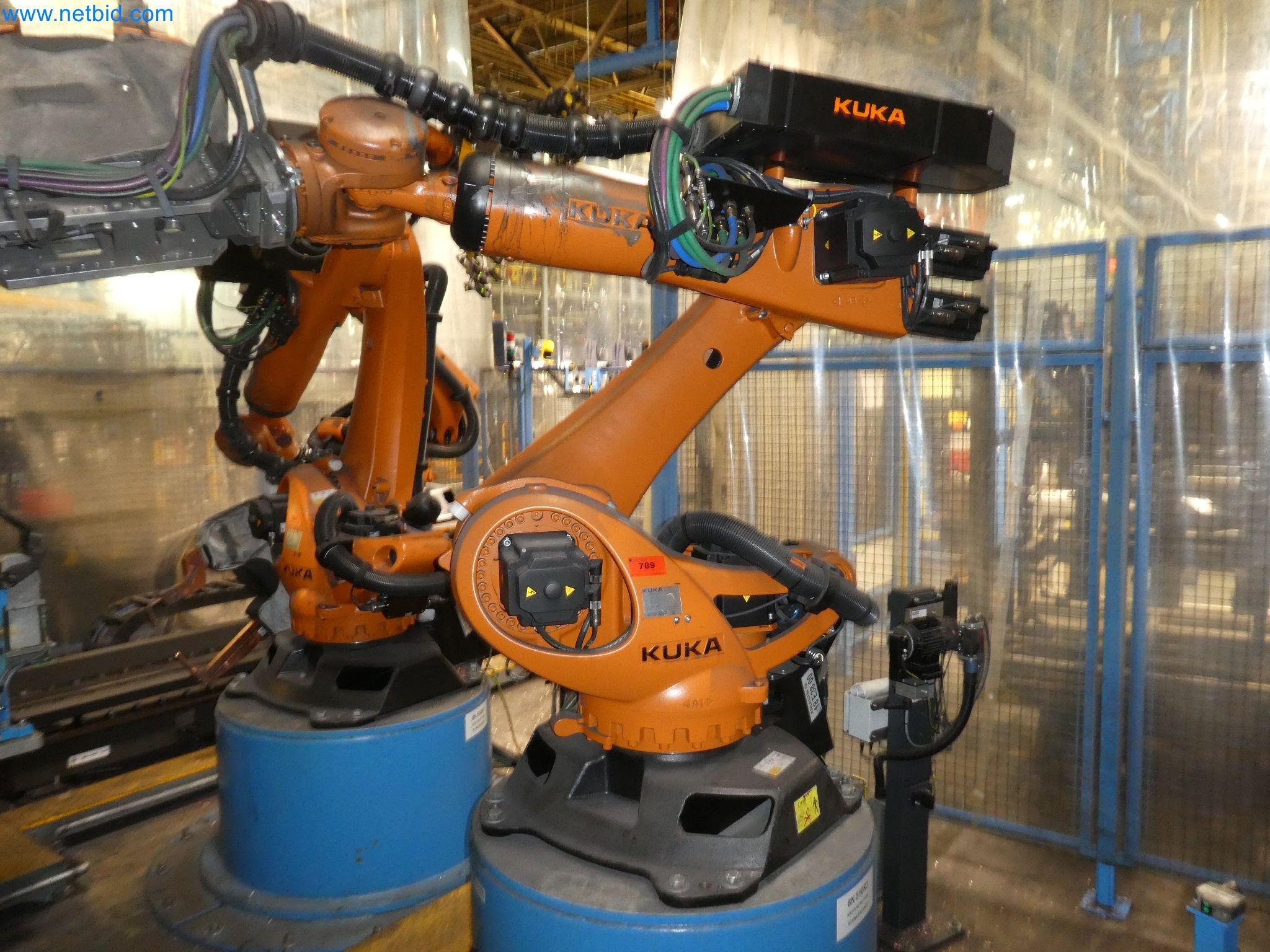 Robots, welding equipment and assembly accessories from the automotive industry-22