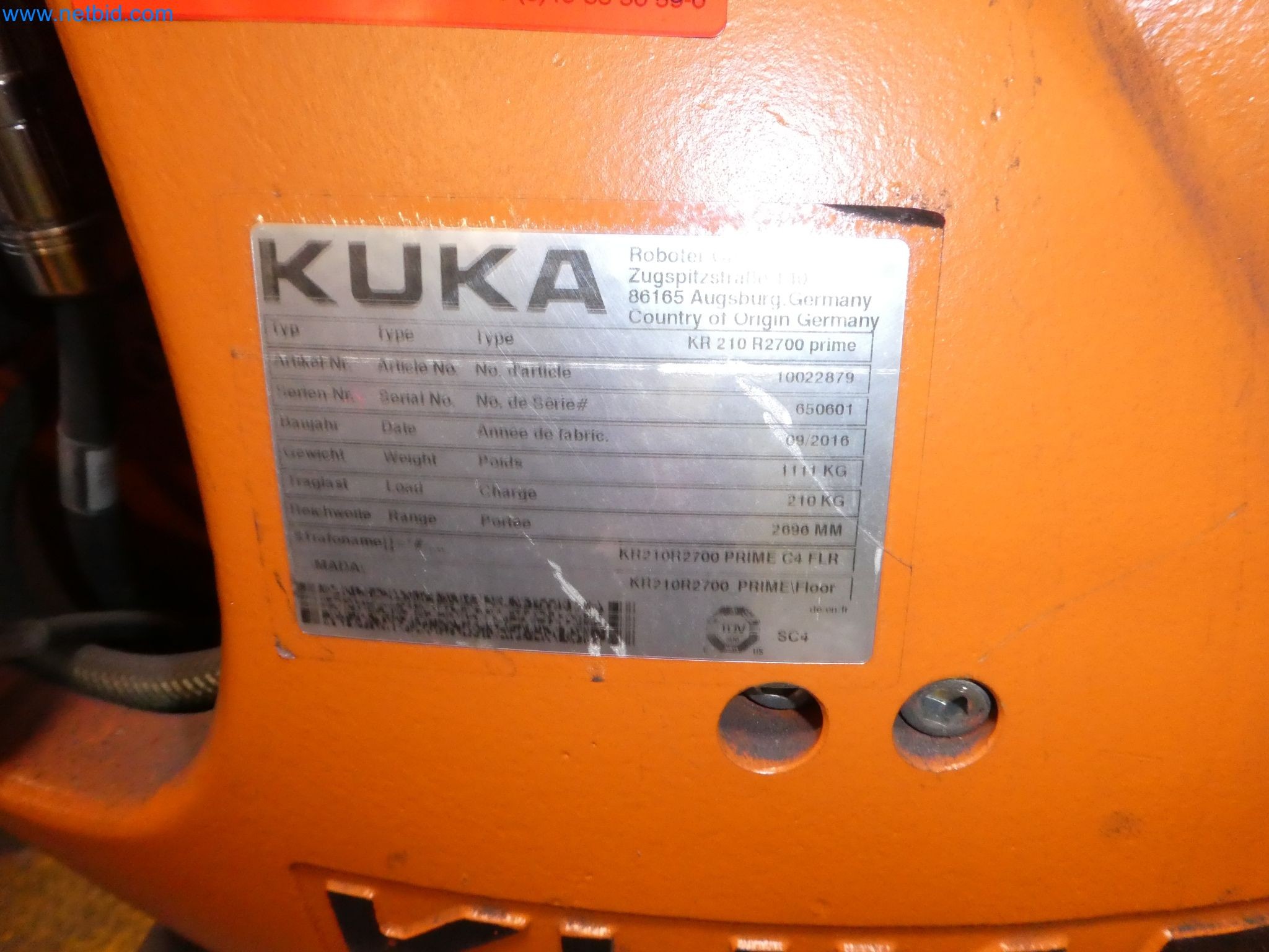 Robots, welding equipment and assembly accessories from the automotive industry-23