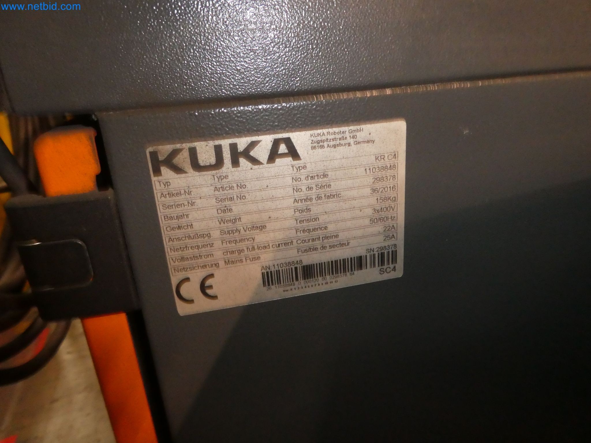 Robots, welding equipment and assembly accessories from the automotive industry-25