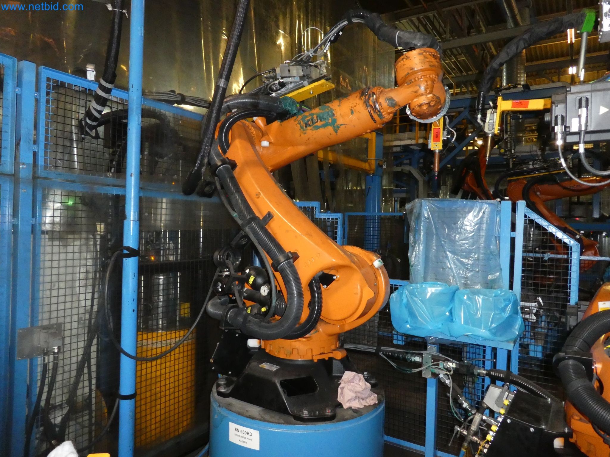 Robots, welding equipment and assembly accessories from the automotive industry-27