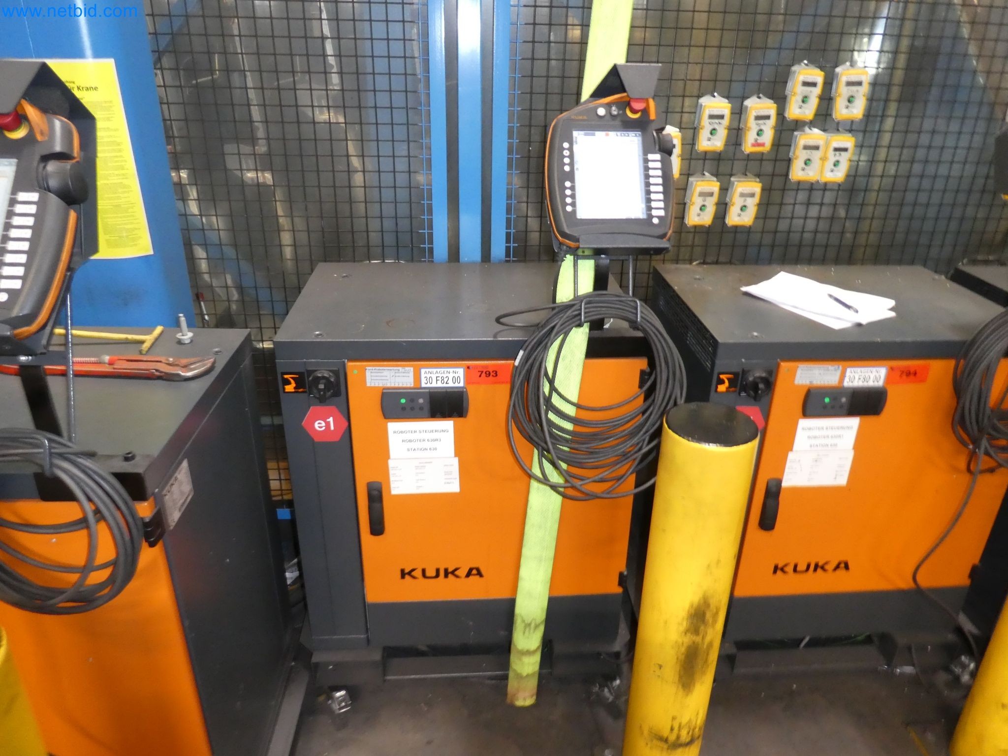 Robots, welding equipment and assembly accessories from the automotive industry-28