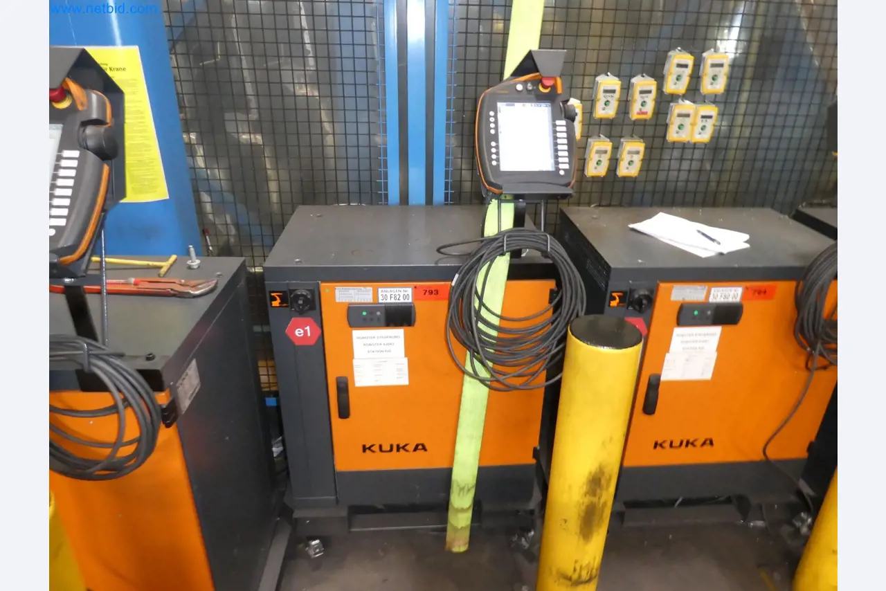 Robots, welding equipment and assembly accessories from the automotive industry-28