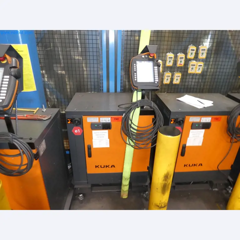 Robots, welding equipment and assembly accessories from the automotive industry-28