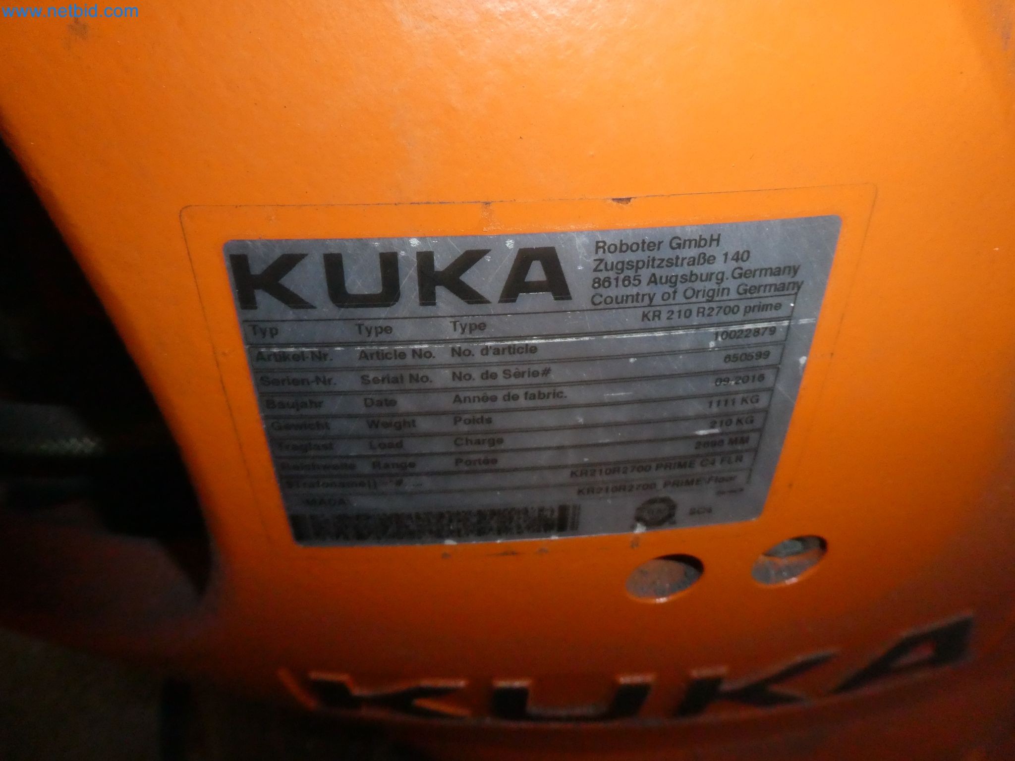 Robots, welding equipment and assembly accessories from the automotive industry-2