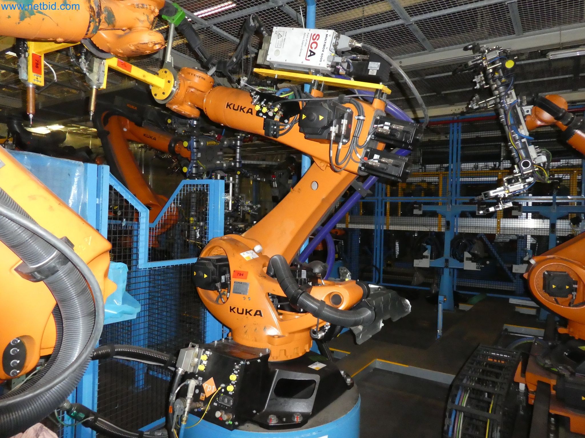 Robots, welding equipment and assembly accessories from the automotive industry-30