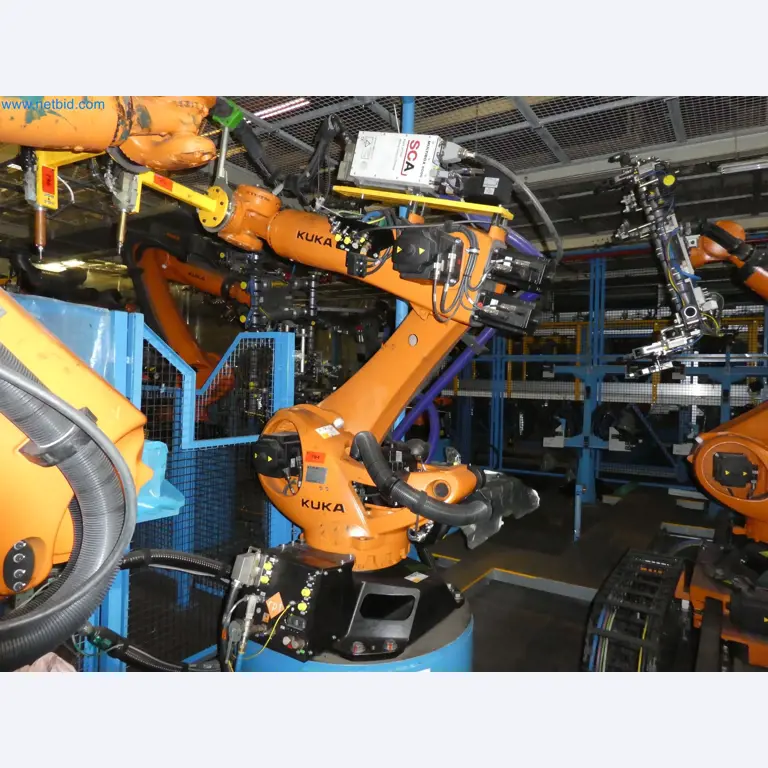 Robots, welding equipment and assembly accessories from the automotive industry-30