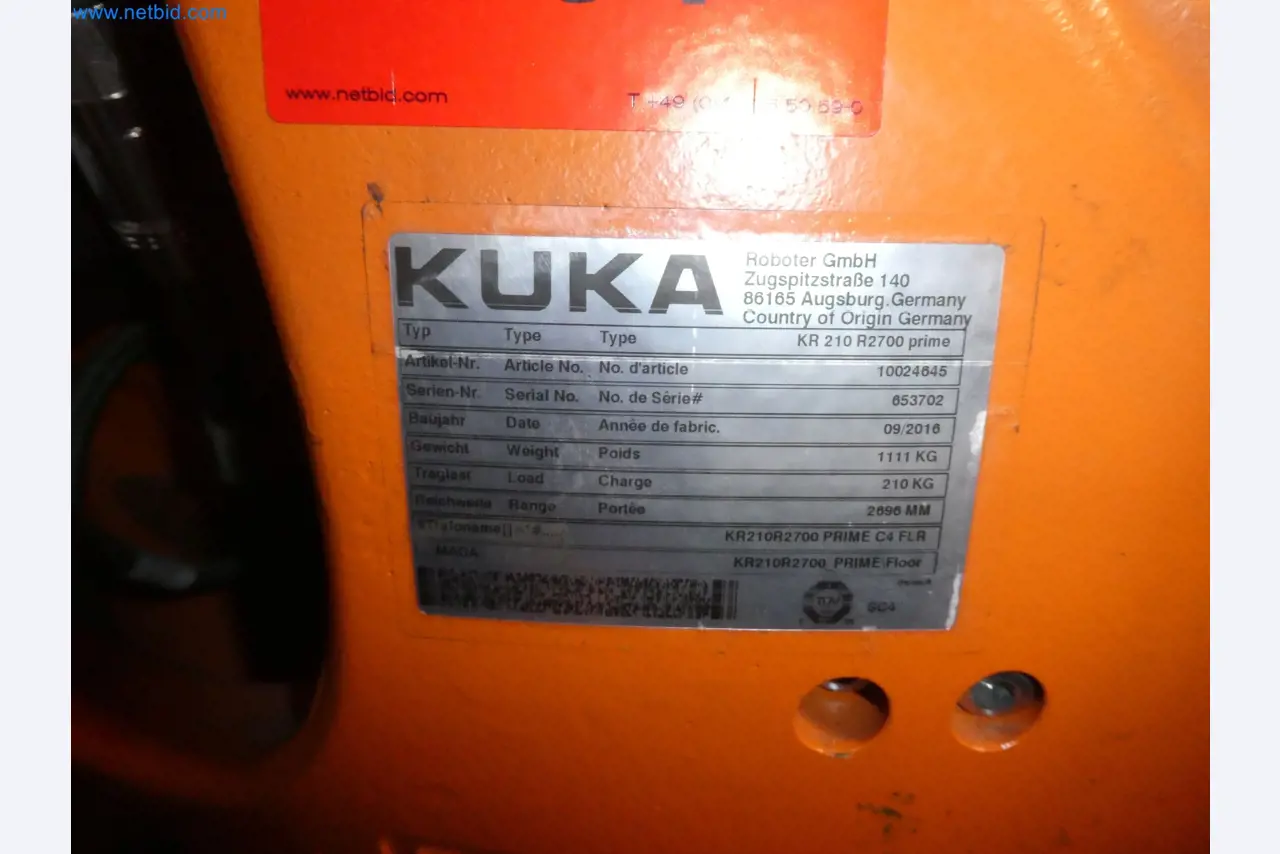 Robots, welding equipment and assembly accessories from the automotive industry-31