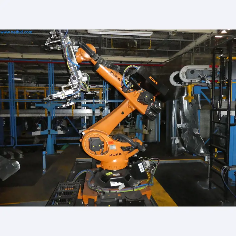 Robots, welding equipment and assembly accessories from the automotive industry-34