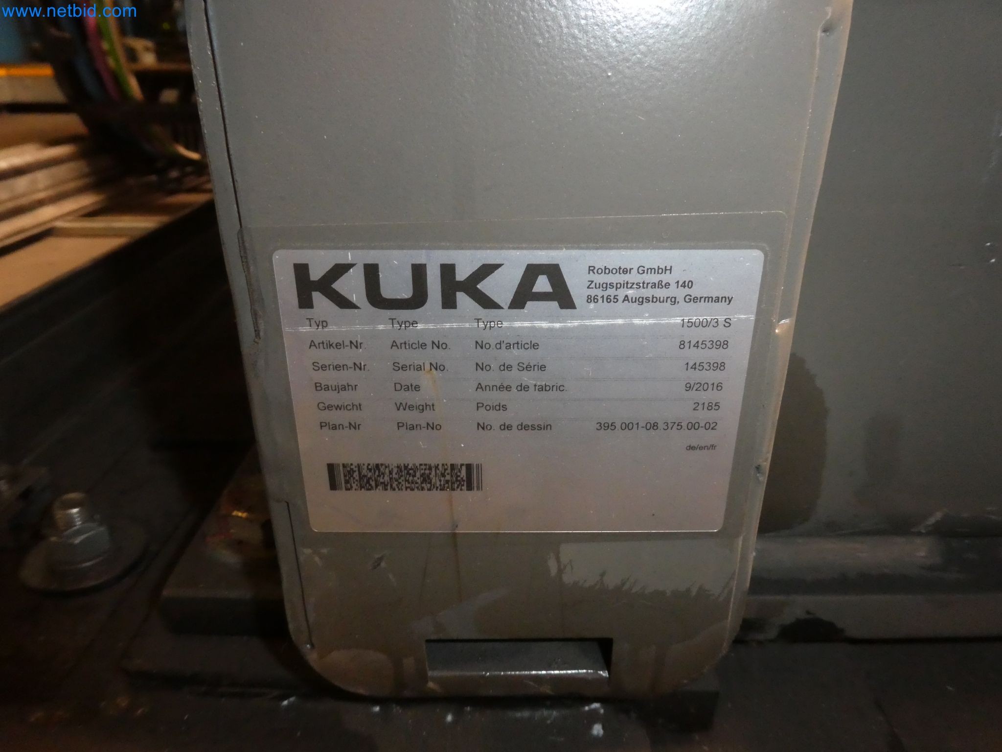 Robots, welding equipment and assembly accessories from the automotive industry-35