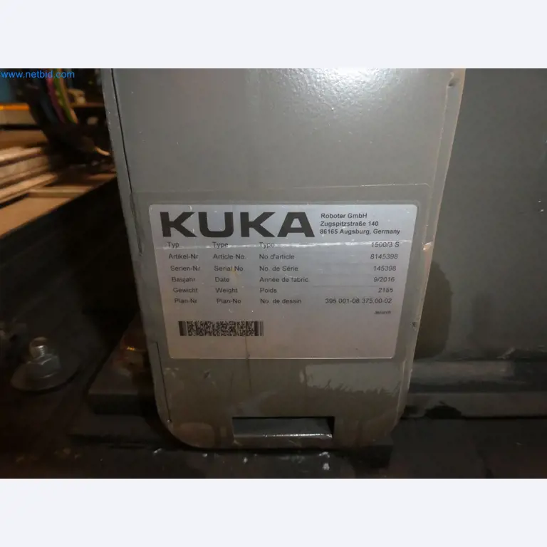 Robots, welding equipment and assembly accessories from the automotive industry-35