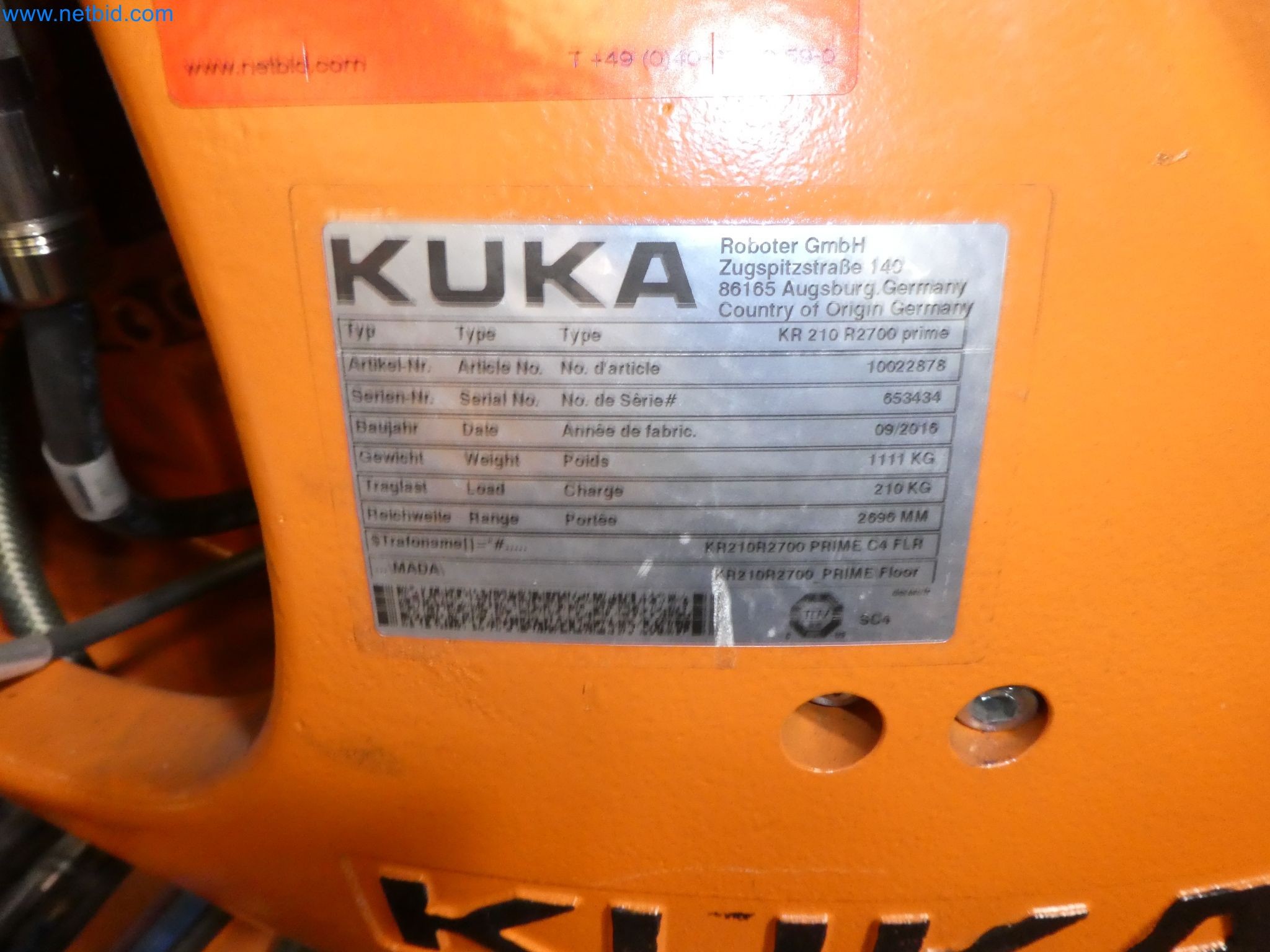 Robots, welding equipment and assembly accessories from the automotive industry-36