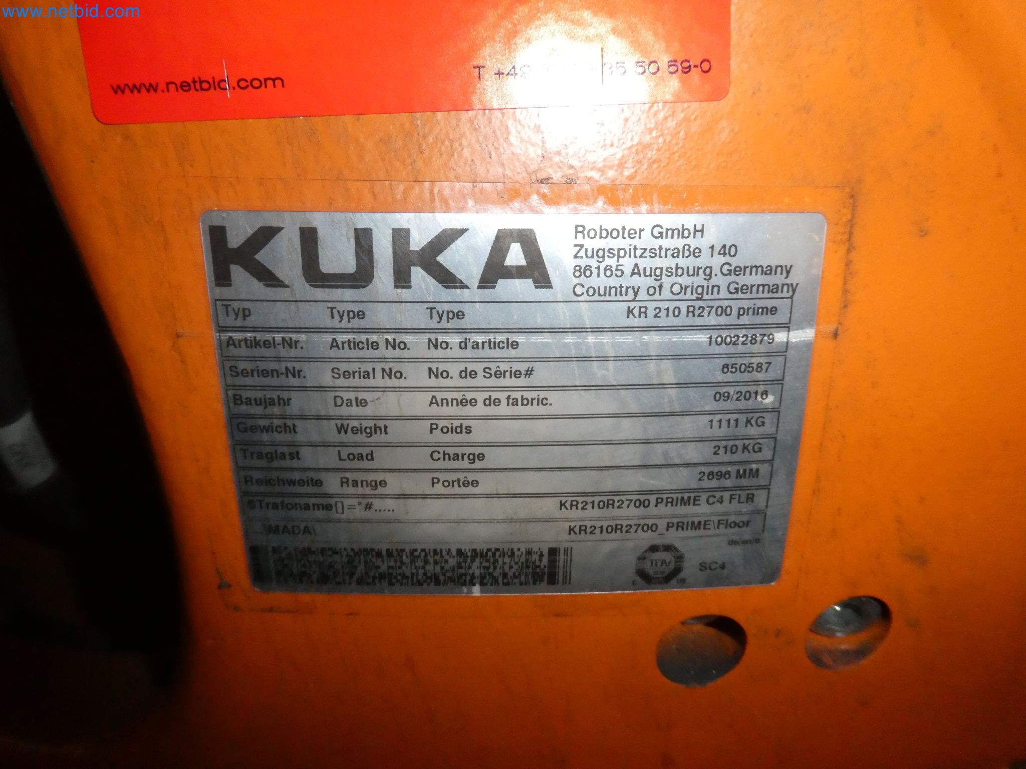 Robots, welding equipment and assembly accessories from the automotive industry-39