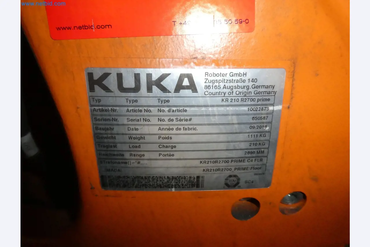 Robots, welding equipment and assembly accessories from the automotive industry-39