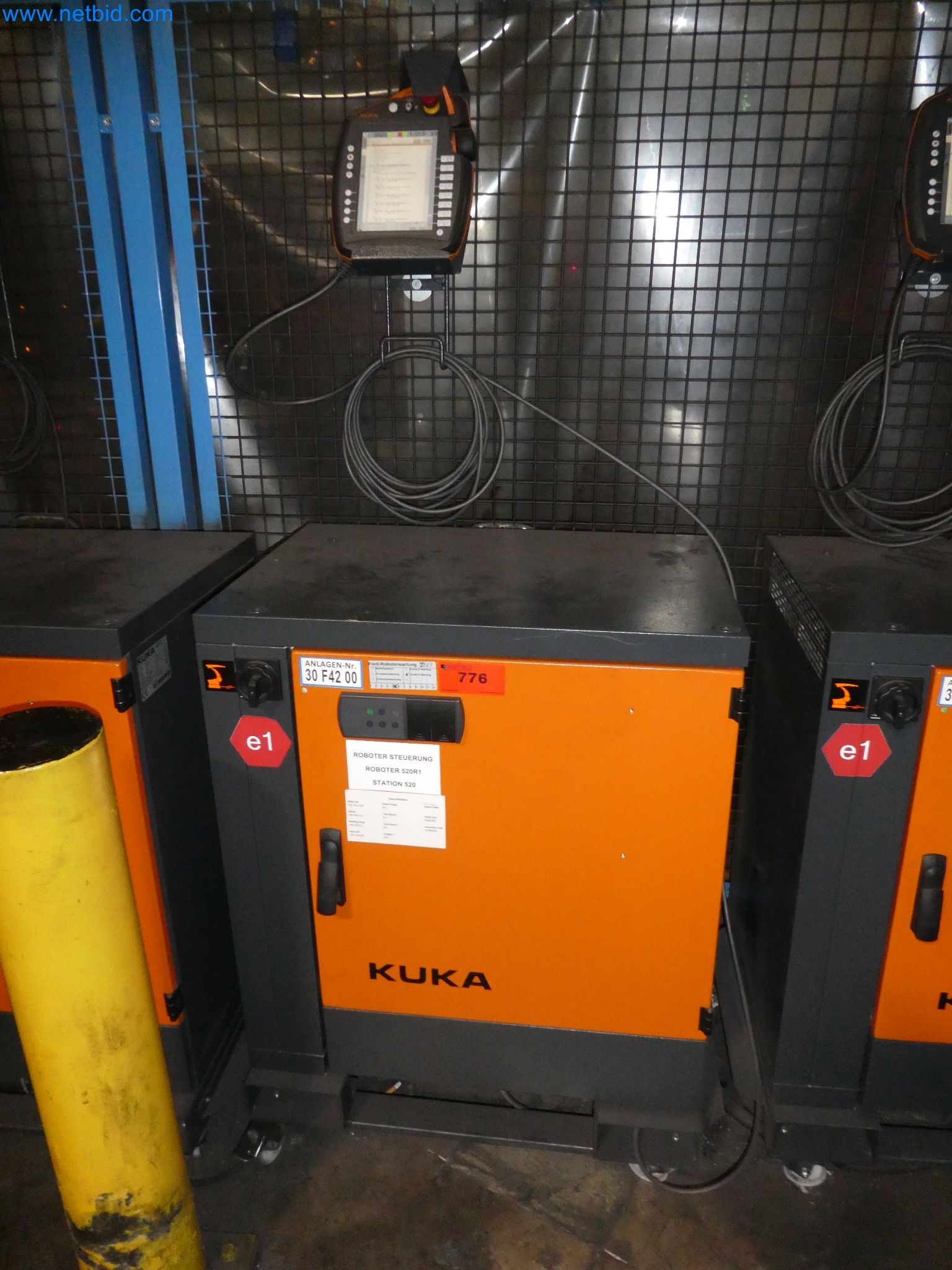 Robots, welding equipment and assembly accessories from the automotive industry-3