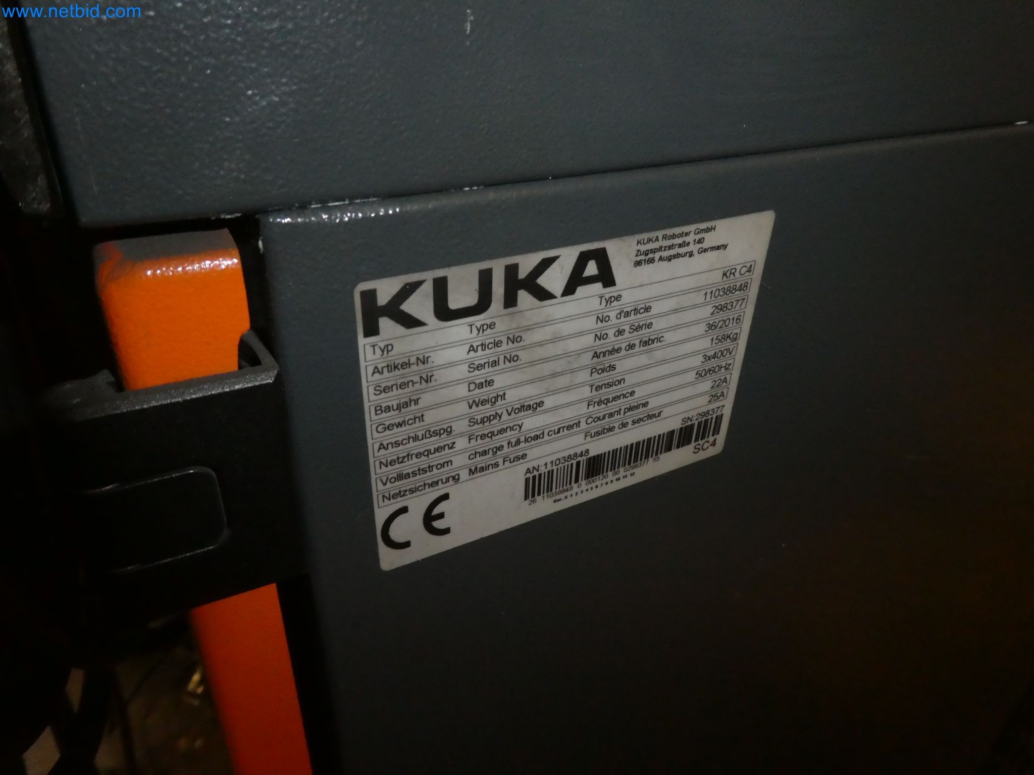 Robots, welding equipment and assembly accessories from the automotive industry-43