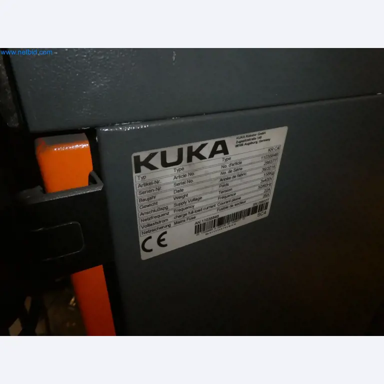 Robots, welding equipment and assembly accessories from the automotive industry-43