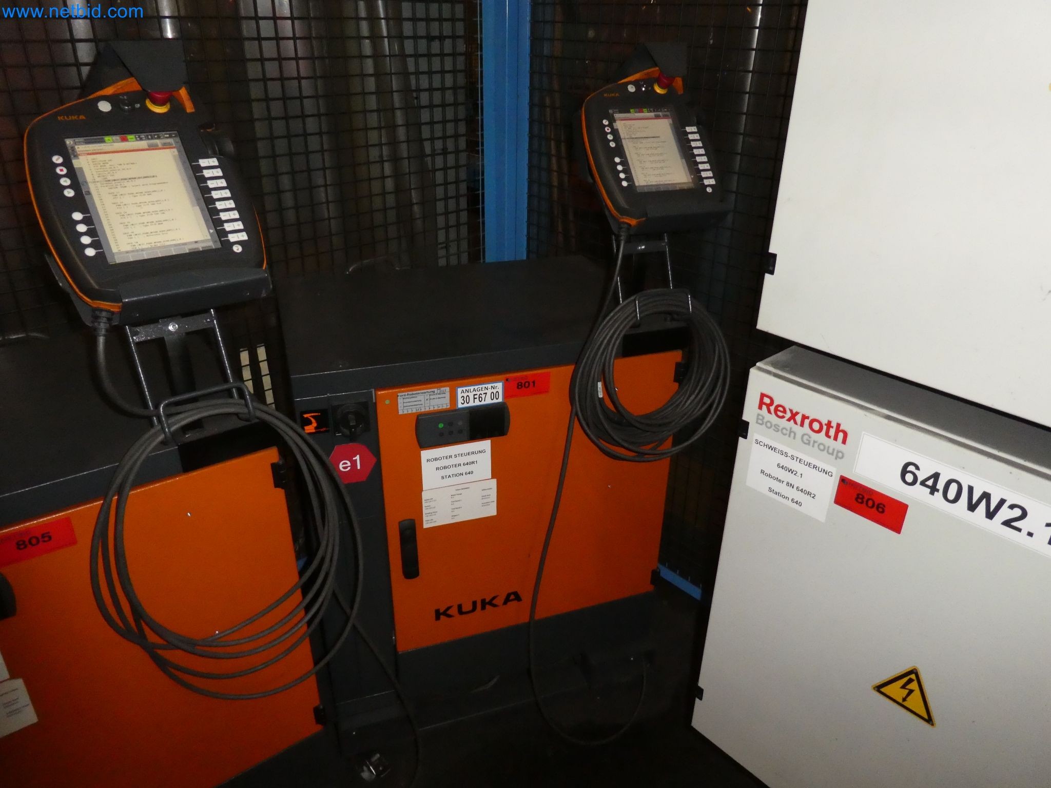 Robots, welding equipment and assembly accessories from the automotive industry-44