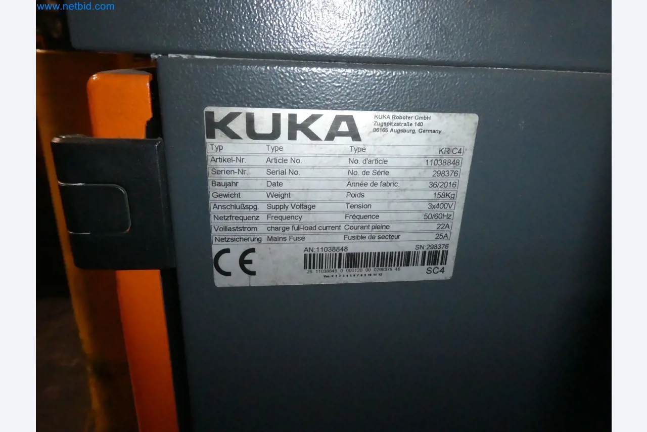 Robots, welding equipment and assembly accessories from the automotive industry-4